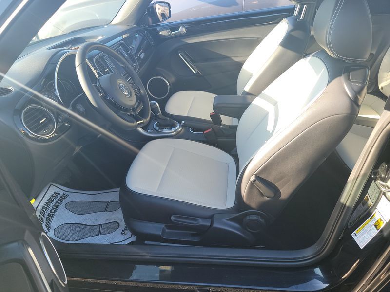 2019 VOLKSWAGEN BEETLE SE 3VWJD7AT4KM717945