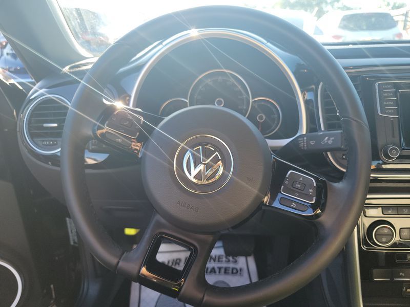 2019 VOLKSWAGEN BEETLE SE 3VWJD7AT4KM717945