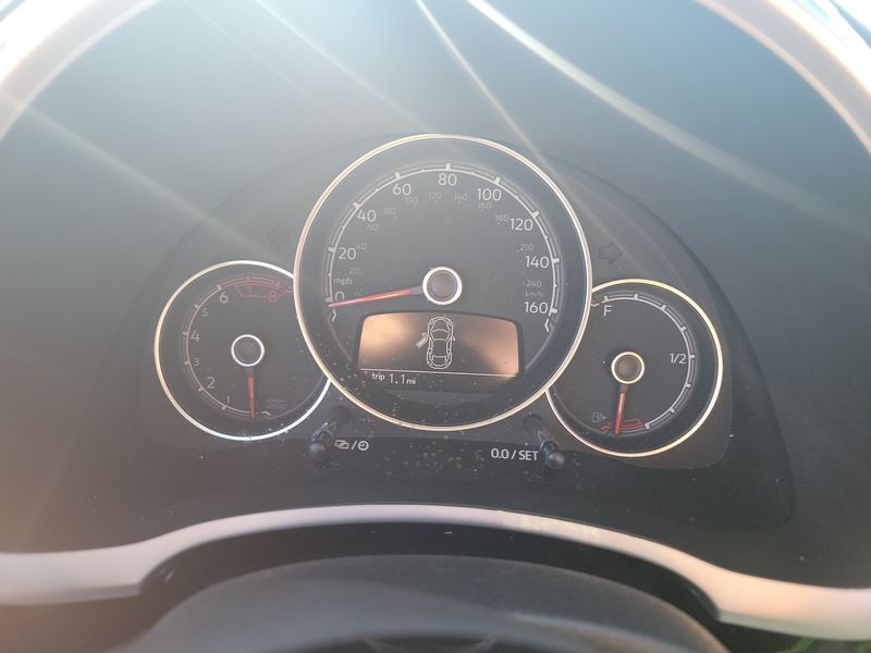 2019 VOLKSWAGEN BEETLE SE 3VWJD7AT4KM717945