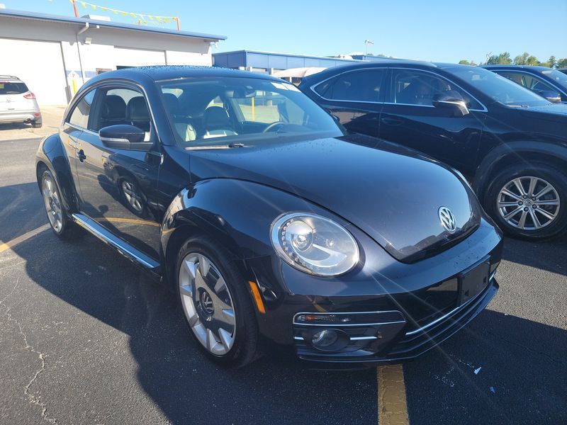 2019 VOLKSWAGEN BEETLE SE 3VWJD7AT4KM717945