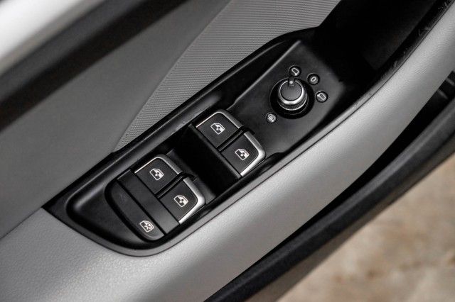 2018 AUDI A3 SEDAN PREMIUM/TECH PREMIUM WAUB8GFF0J1019615
