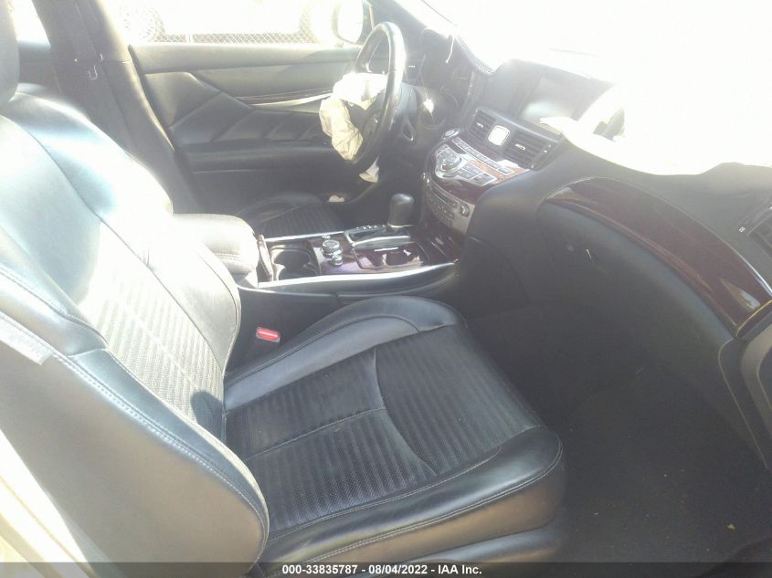 2015 INFINITI Q70 JN1BY1AR8FM562690
