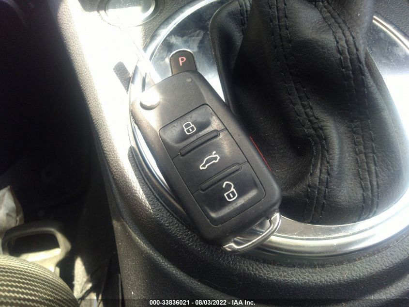 2013 VOLKSWAGEN BEETLE COUPE 2.5L W/SUN 3VWJP7AT8DM679601