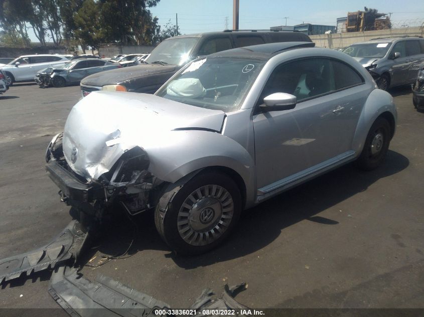 2013 VOLKSWAGEN BEETLE COUPE 2.5L W/SUN 3VWJP7AT8DM679601
