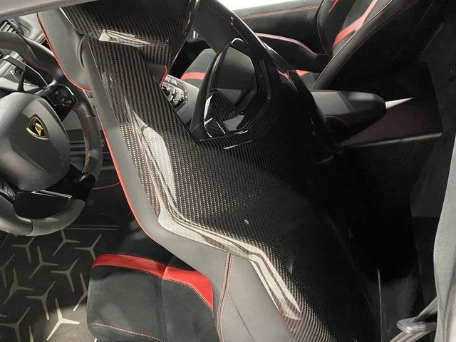 2016 LAMBORGHINI AVENTADOR LP 750-4 SUPERVELOCE ZHWUF3ZD3GLA04375