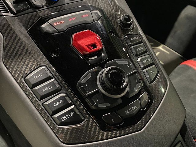 2016 LAMBORGHINI AVENTADOR LP 750-4 SUPERVELOCE ZHWUF3ZD3GLA04375