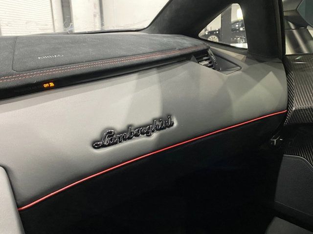 2016 LAMBORGHINI AVENTADOR LP 750-4 SUPERVELOCE ZHWUF3ZD3GLA04375