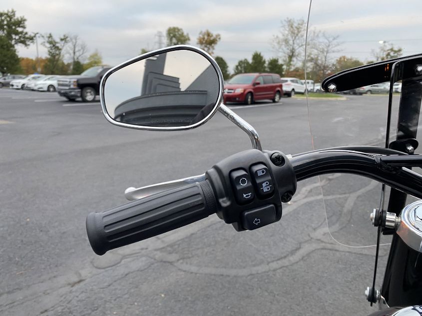 2021 HARLEY-DAVIDSON FLSL 1HD1YDJ16MB033850
