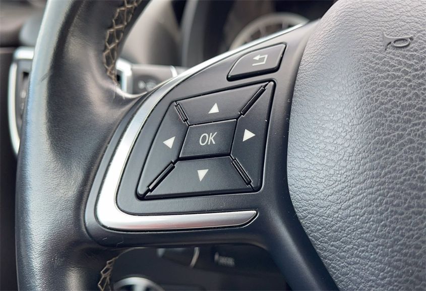 2018 INFINITI QX30 LUXURY SJKCH5CP5JA058612