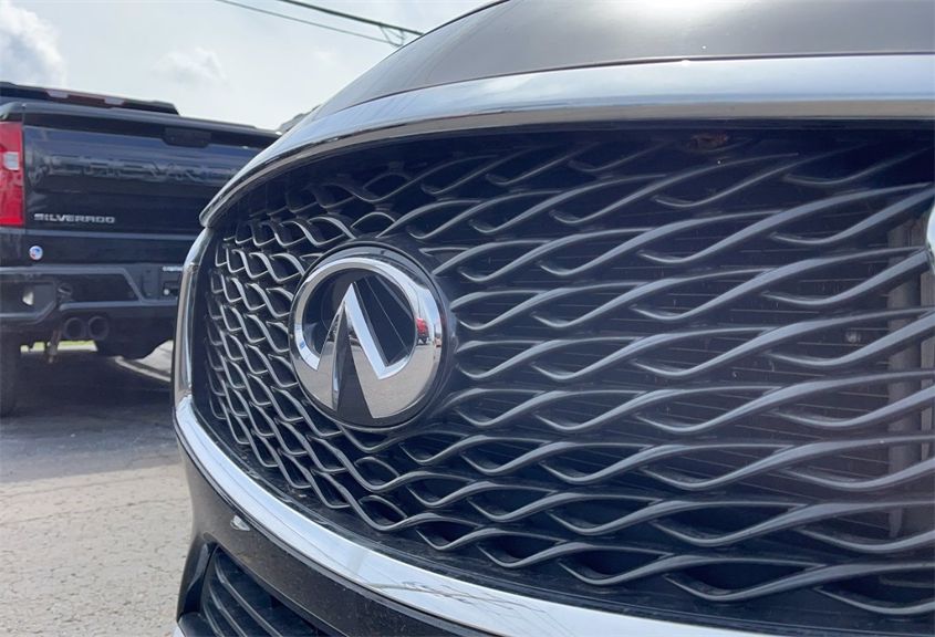 2018 INFINITI QX30 LUXURY SJKCH5CP5JA058612