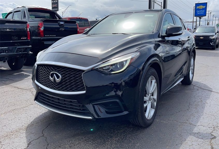 2018 INFINITI QX30 LUXURY SJKCH5CP5JA058612