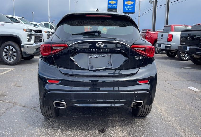 2018 INFINITI QX30 LUXURY SJKCH5CP5JA058612