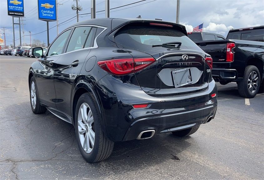 2018 INFINITI QX30 LUXURY SJKCH5CP5JA058612