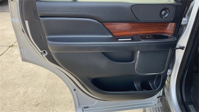 2018 LINCOLN NAVIGATOR SELECT 5LMJJ2JT0JEL07560