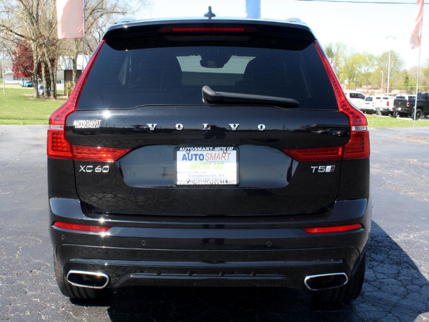 2018 VOLVO XC60 R-DESIGN YV4102RM2J1008762