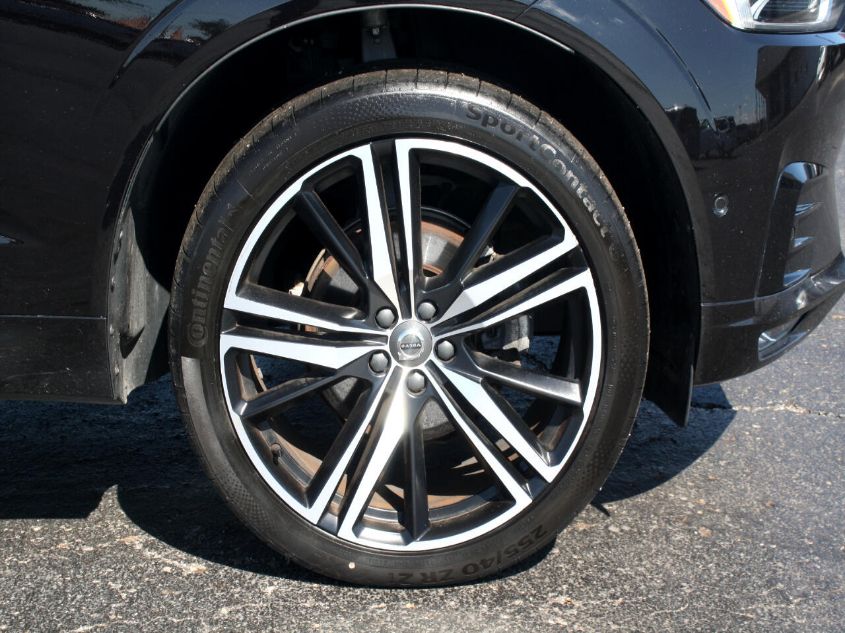 2018 VOLVO XC60 R-DESIGN YV4102RM2J1008762