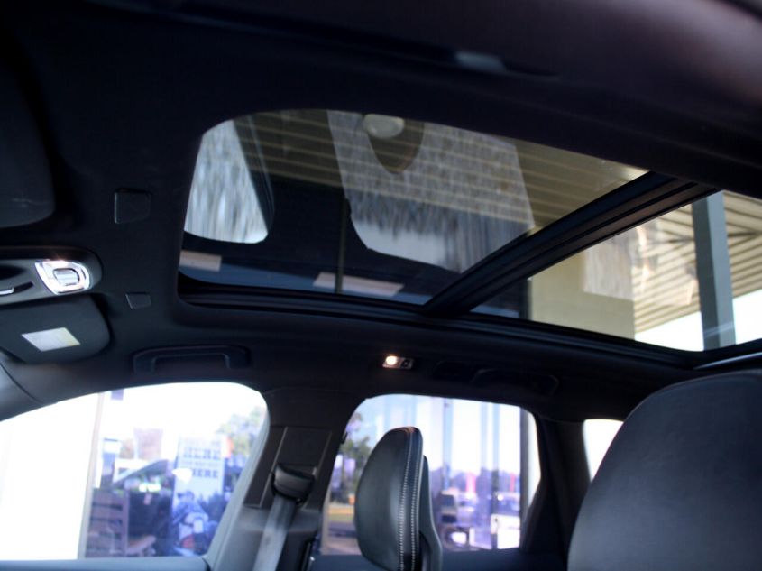 2018 VOLVO XC60 R-DESIGN YV4102RM2J1008762