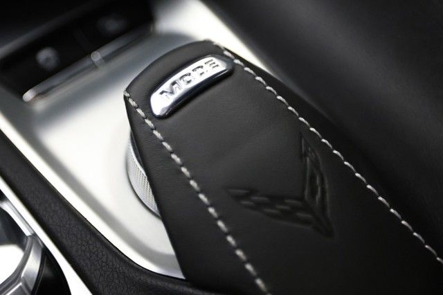 2021 CHEVROLET CORVETTE 2LT 1G1YB2D44M5113294