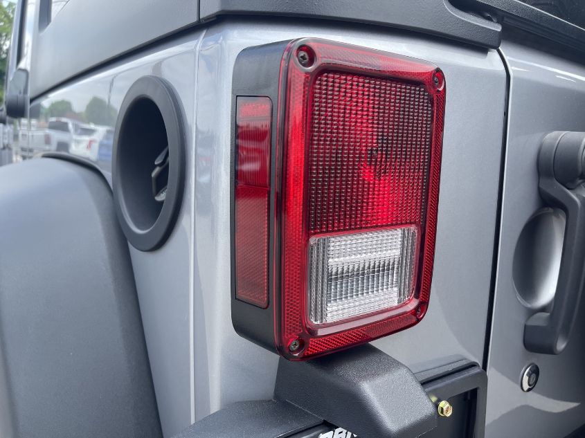 2018 JEEP WRANGLER JK UNLIMITED SPORT S 1C4BJWDG4JL810988