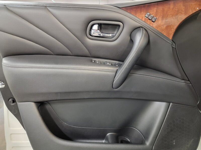 2016 INFINITI QX80 JN8AZ2NE0G9120482