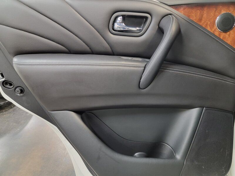 2016 INFINITI QX80 JN8AZ2NE0G9120482