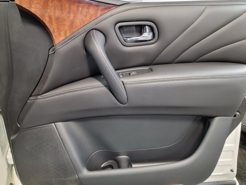 2016 INFINITI QX80 JN8AZ2NE0G9120482