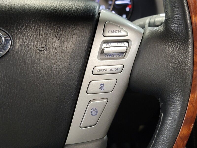 2016 INFINITI QX80 JN8AZ2NE0G9120482