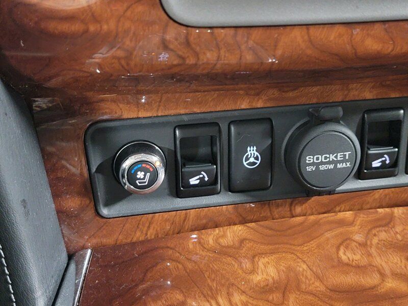 2016 INFINITI QX80 JN8AZ2NE0G9120482
