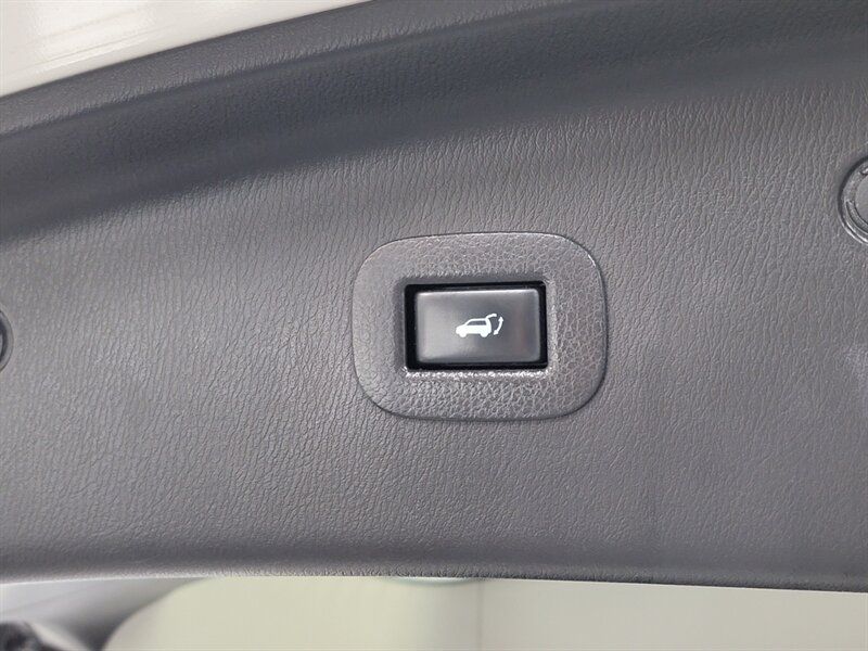 2016 INFINITI QX80 JN8AZ2NE0G9120482