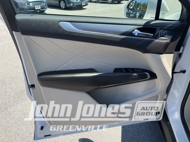 2019 LINCOLN MKC STANDARD 5LMCJ1C95KUL44714