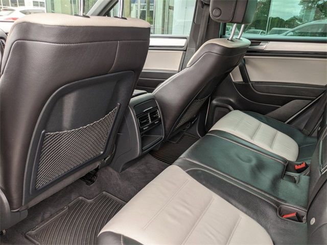 2017 VOLKSWAGEN TOUAREG WOLFSBURG EDITION WVGRF7BP9HD000118