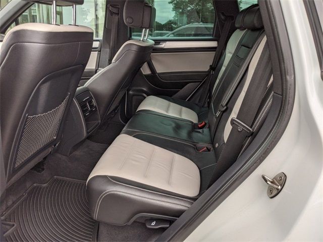 2017 VOLKSWAGEN TOUAREG WOLFSBURG EDITION WVGRF7BP9HD000118