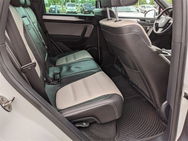 2017 VOLKSWAGEN TOUAREG WOLFSBURG EDITION WVGRF7BP9HD000118