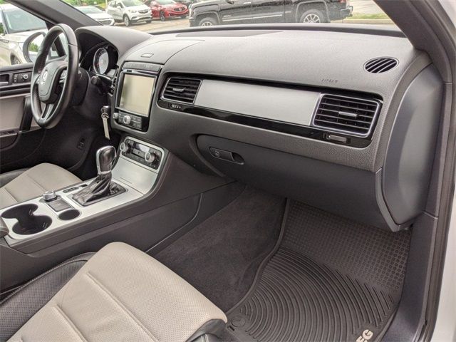 2017 VOLKSWAGEN TOUAREG WOLFSBURG EDITION WVGRF7BP9HD000118
