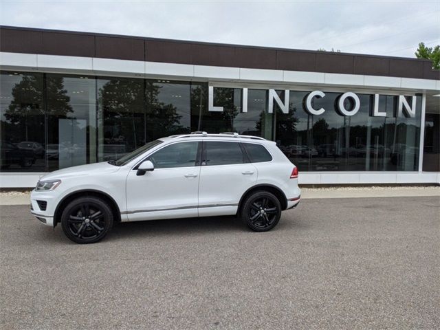 2017 VOLKSWAGEN TOUAREG WOLFSBURG EDITION WVGRF7BP9HD000118