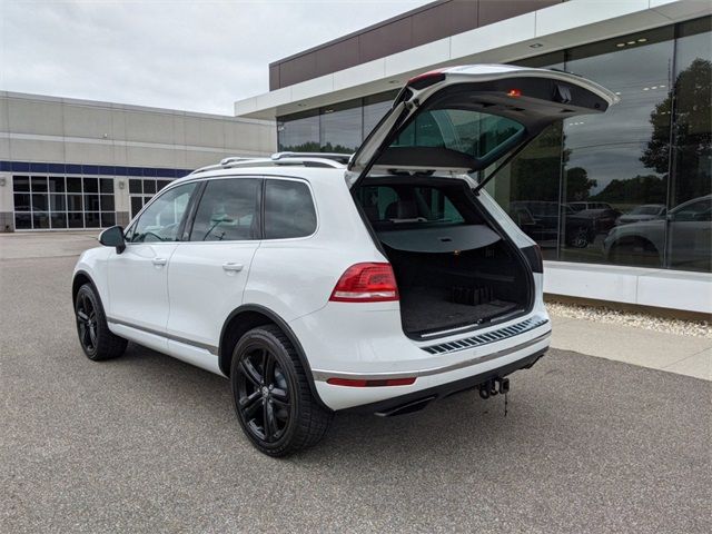 2017 VOLKSWAGEN TOUAREG WOLFSBURG EDITION WVGRF7BP9HD000118