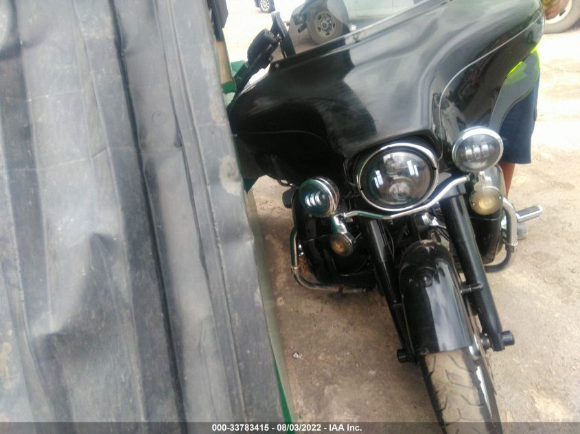 2011 HARLEY-DAVIDSON FLHTK 1HD1KEM3XBB676882
