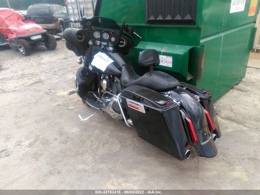 2011 HARLEY-DAVIDSON FLHTK 1HD1KEM3XBB676882