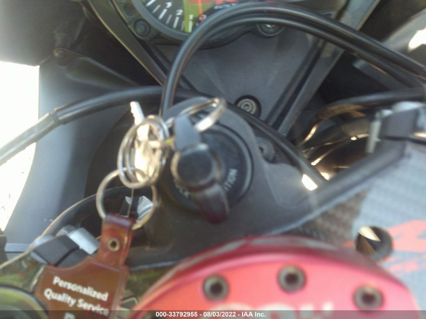 2005 SUZUKI GSX-R1000 JS1GT76A752100178