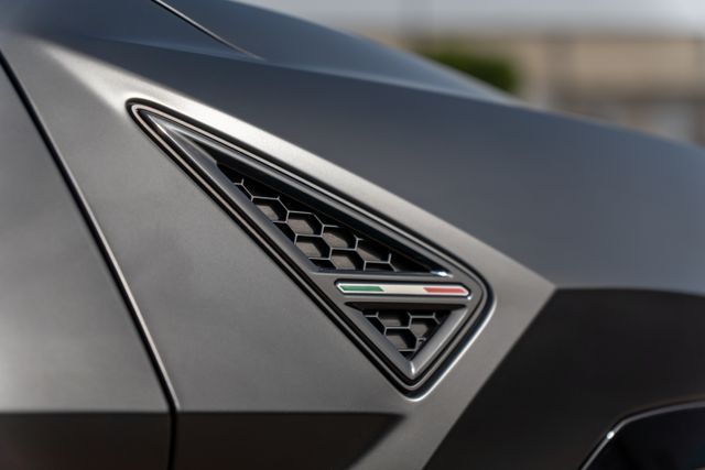 2019 LAMBORGHINI URUS ZPBUA1ZL0KLA01841