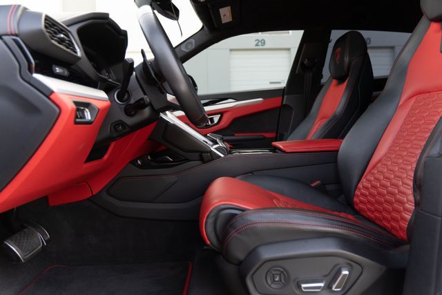 2019 LAMBORGHINI URUS ZPBUA1ZL0KLA01841