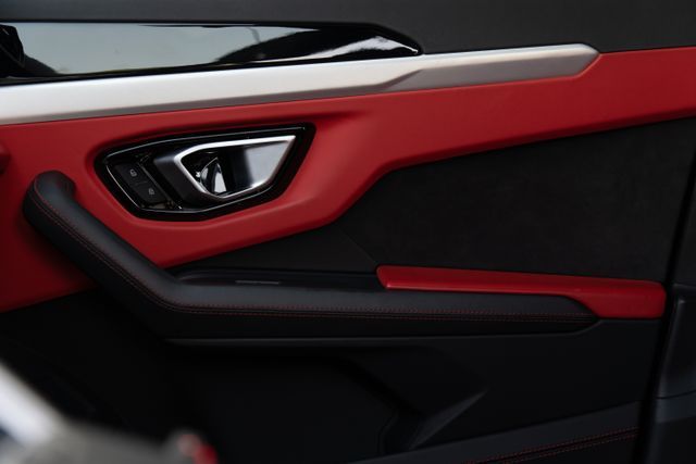 2019 LAMBORGHINI URUS ZPBUA1ZL0KLA01841