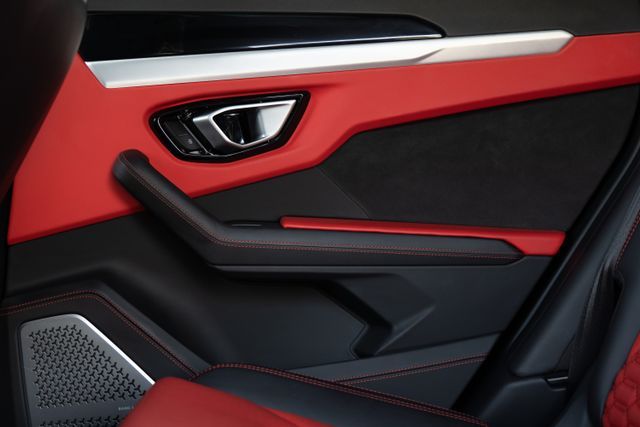 2019 LAMBORGHINI URUS ZPBUA1ZL0KLA01841