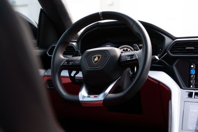 2019 LAMBORGHINI URUS ZPBUA1ZL0KLA01841
