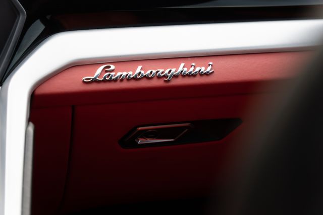 2019 LAMBORGHINI URUS ZPBUA1ZL0KLA01841