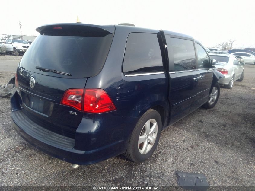 2014 VOLKSWAGEN ROUTAN SEL PREMIUM 2C4RVADG2ER135385