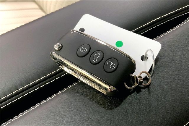 2018 BENTLEY FLYING SPUR V8 SCBET9ZA9JC066241