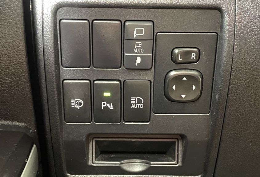 2021 TOYOTA LAND CRUISER JTMCY7AJ5M4103712