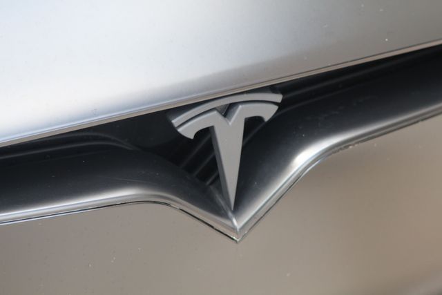 2018 TESLA MODEL X 75D/100D/P100D 5YJXCBE46JF142983