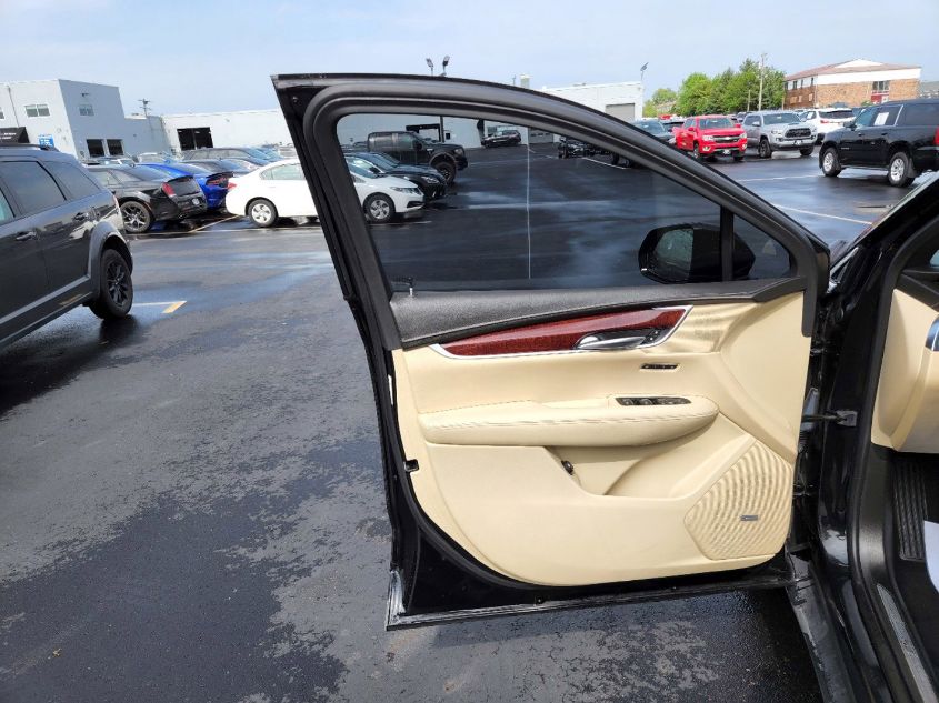 2018 CADILLAC XT5 PREMIUM LUXURY FWD 1GYKNERS1JZ119288